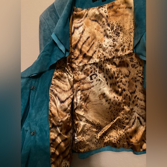 Scully jacket - Picture 3 of 3